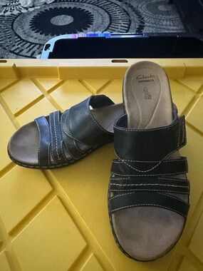 Clarks Soft Cushion Women’s Black Leather Slide Sandals Plus Size 12m
